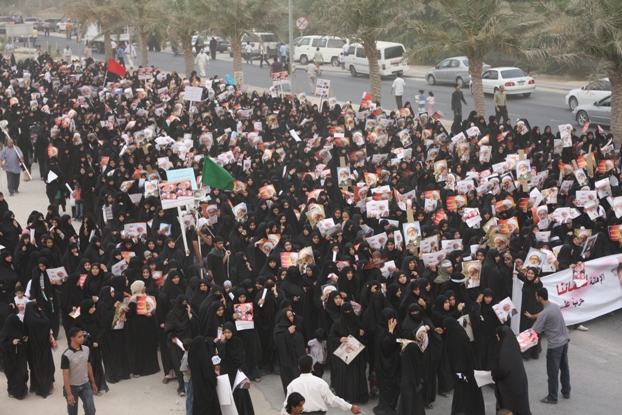 صور مسيرة الدفاع عن العلماء والصلاة المركزية خلف آية الله الشيخ عيسى قاسم