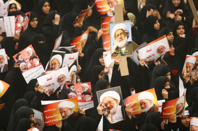 صور مسيرة الدفاع عن العلماء والصلاة المركزية خلف آية الله الشيخ عيسى قاسم