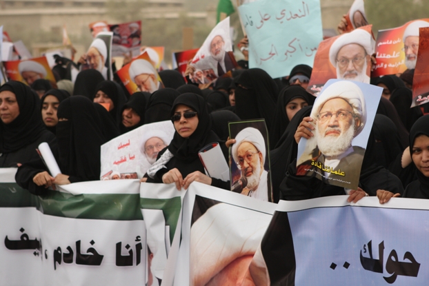 صور مسيرة الدفاع عن العلماء والصلاة المركزية خلف آية الله الشيخ عيسى قاسم