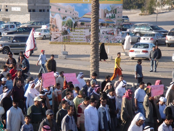 الآلاف يشاركون في مسيرة لبيك يا رسول الله