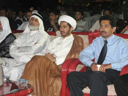 عبدالوهاب يضم يده مع علي سلمان والولاء تهديهما تراب الوطن