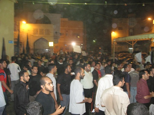 وابل من الرصاص المطاط ومسيلات الدموع ينهال على مسيرة مؤيدة لقاسم بالمنامة
