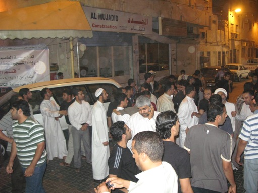 وابل من الرصاص المطاط ومسيلات الدموع ينهال على مسيرة مؤيدة لقاسم بالمنامة