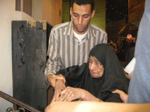 وابل من الرصاص المطاط ومسيلات الدموع ينهال على مسيرة مؤيدة لقاسم بالمنامة